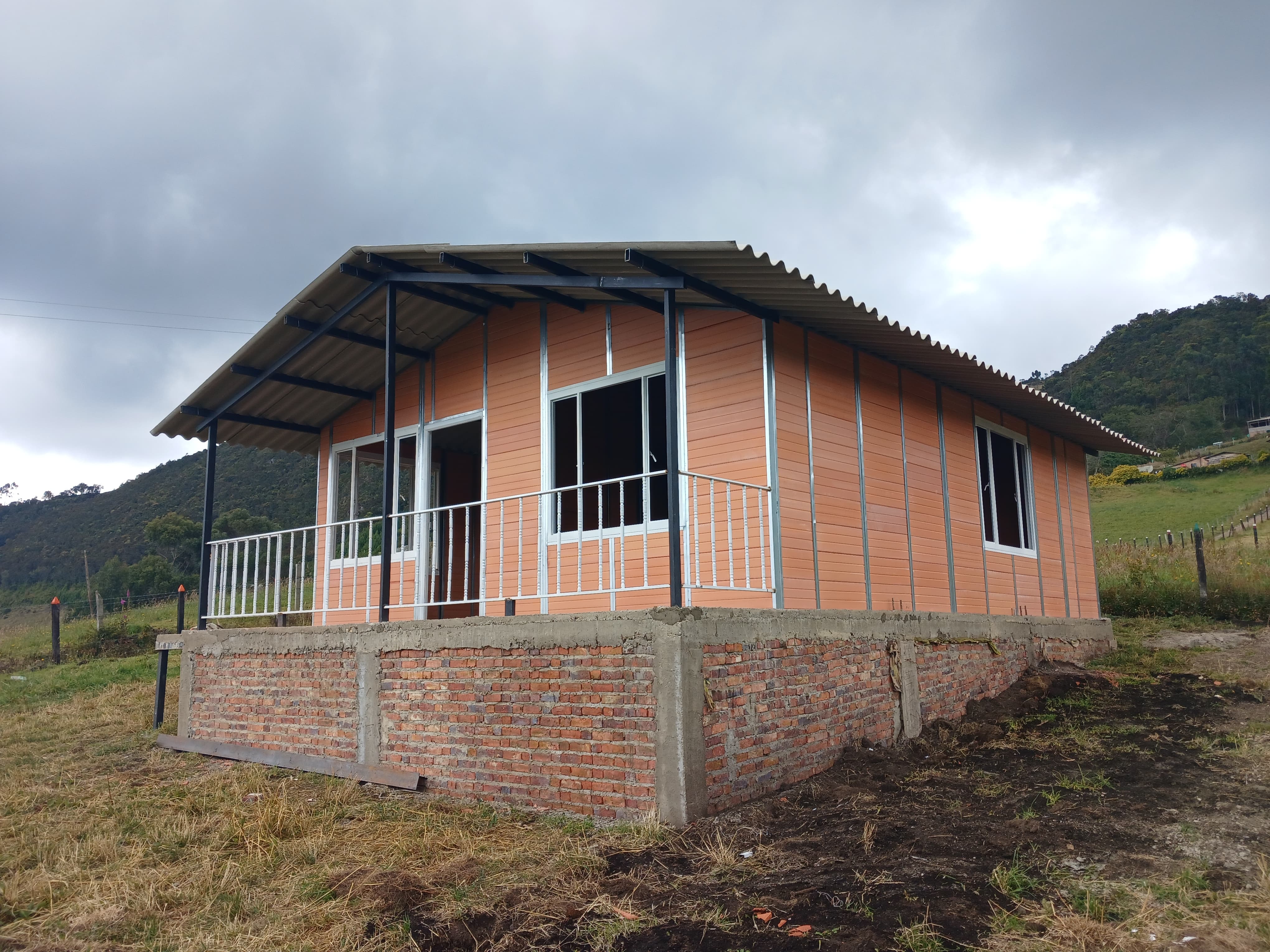 Casa prefabricada en desnivel